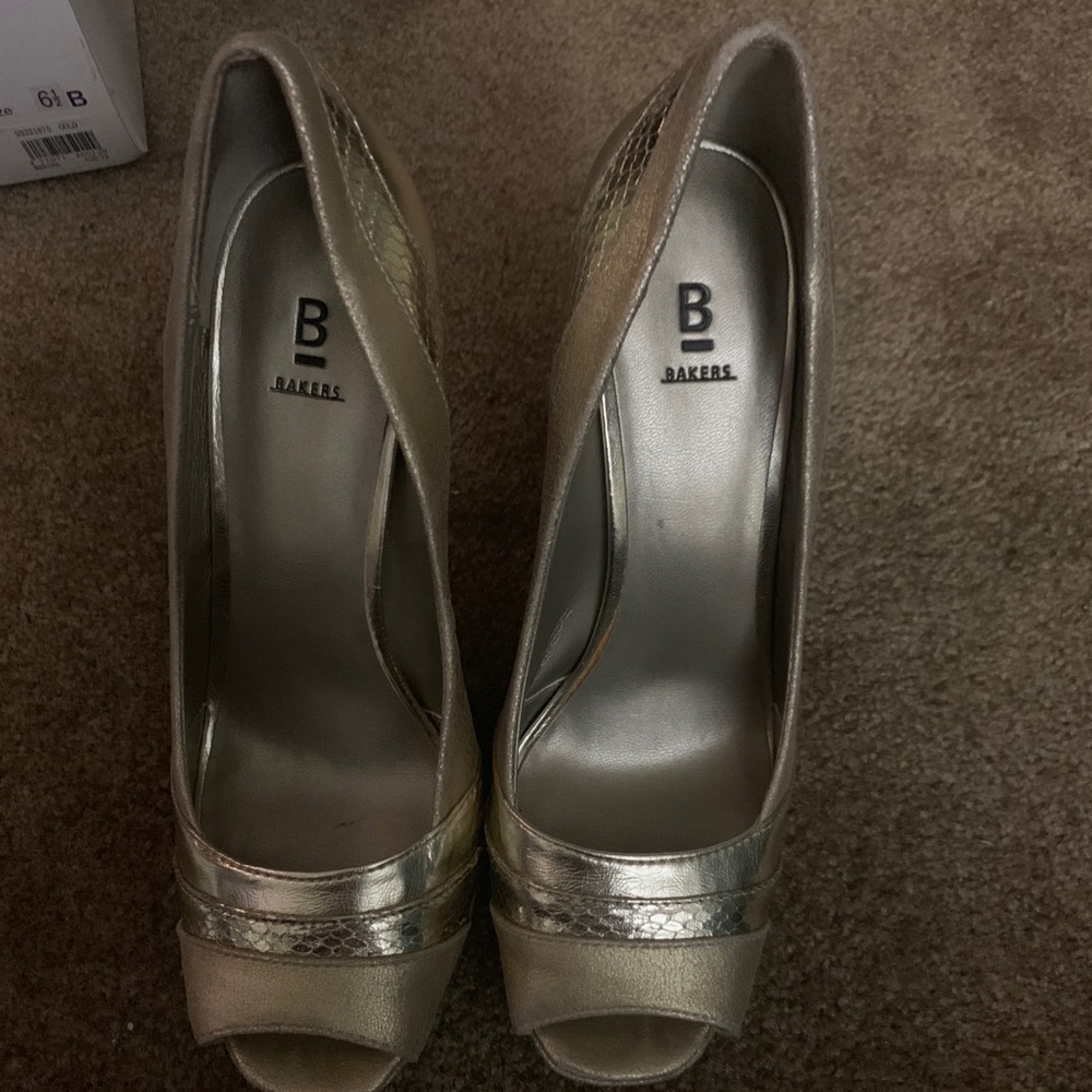 Bakers gold peep toe heel